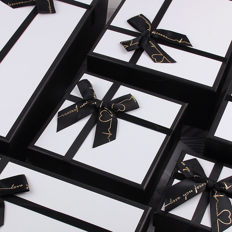 Exquisite Black And White Bow Gift Box