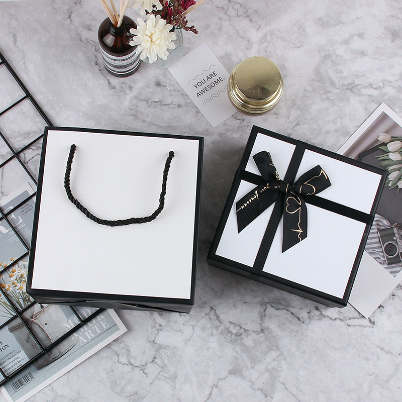 Exquisite Black And White Bow Gift Box