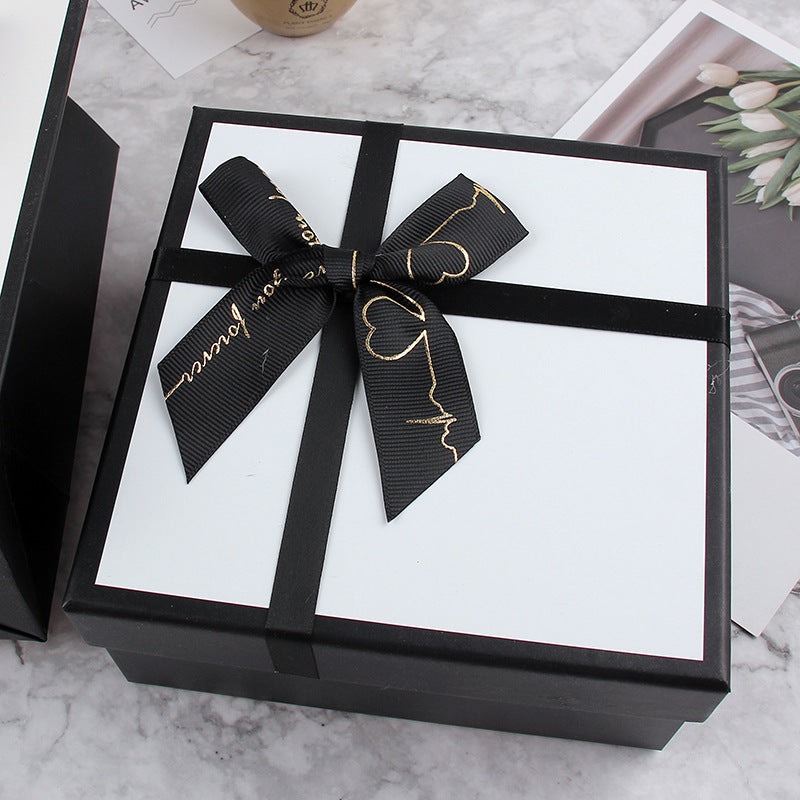 Exquisite Black And White Bow Gift Box