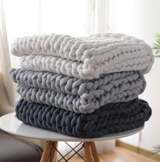 Pillows & Throws
